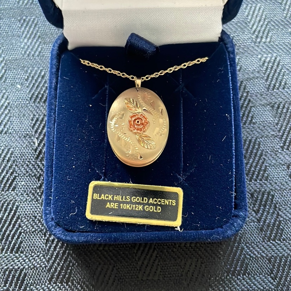 Black Hills Gold 10K Rose Motif Locket